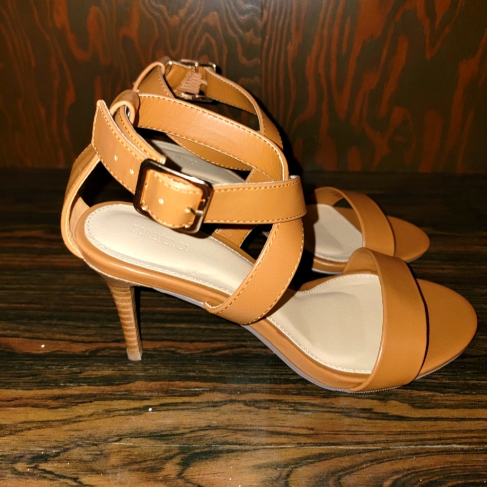 Forever 21 Heels strappy shoes